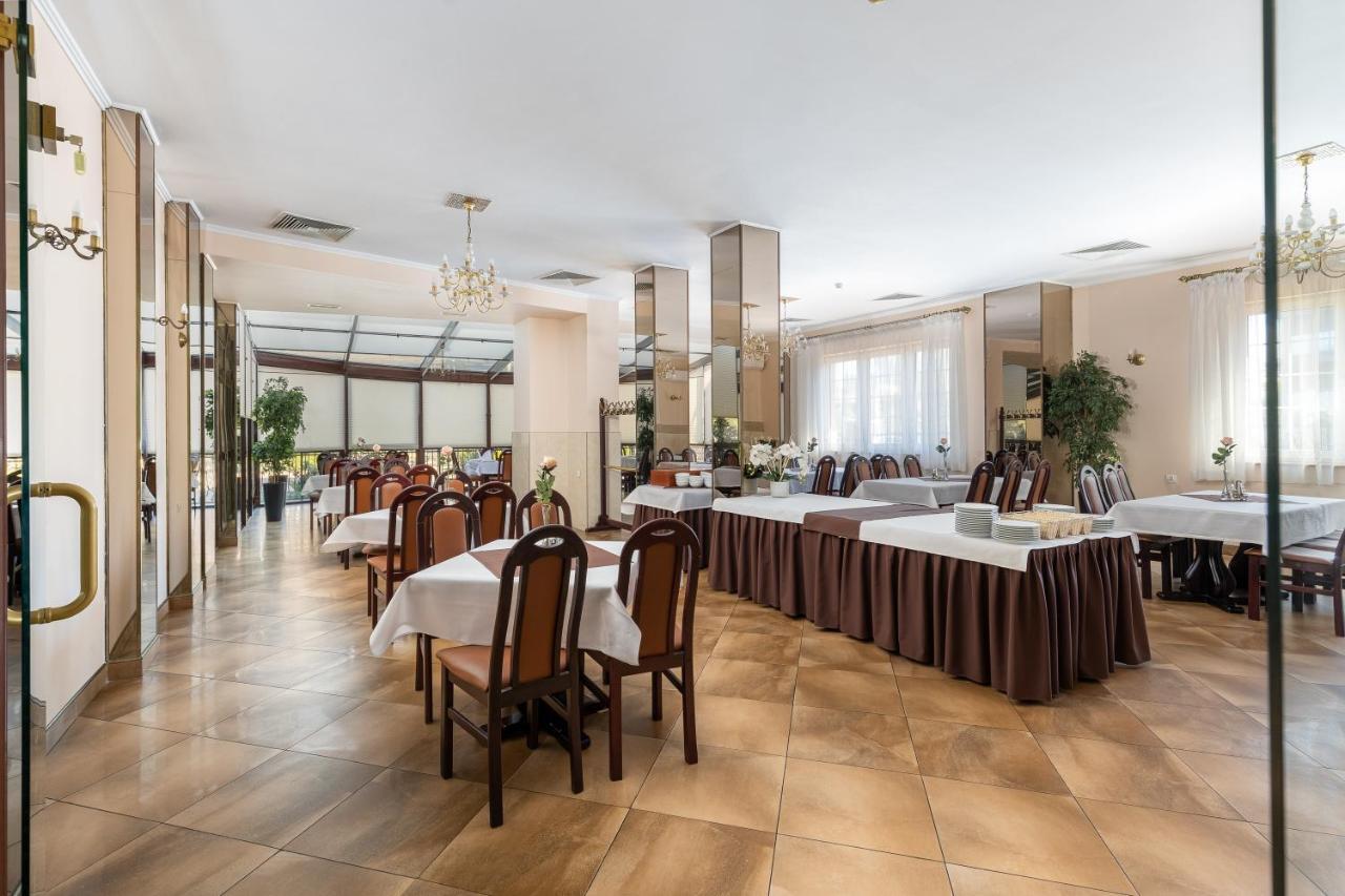 Hotel Ruczaj Krasków Eksteriør bilde