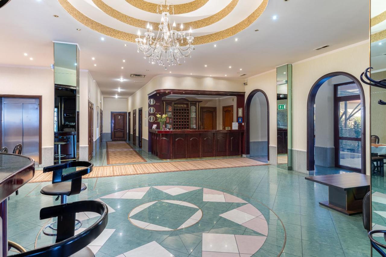 Hotel Ruczaj Krasków Eksteriør bilde