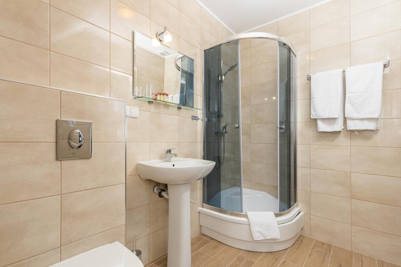 Hotel Ruczaj Krasków Eksteriør bilde